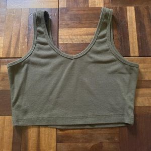 Size medium (fits like small) SHEIN green tank top
#SHEIN #tanktop #croptop #top